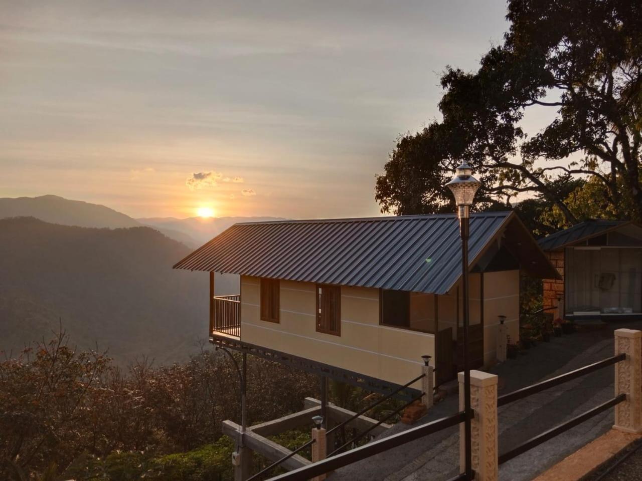 Cloudscape Homestay Pīrmed Dış mekan fotoğraf
