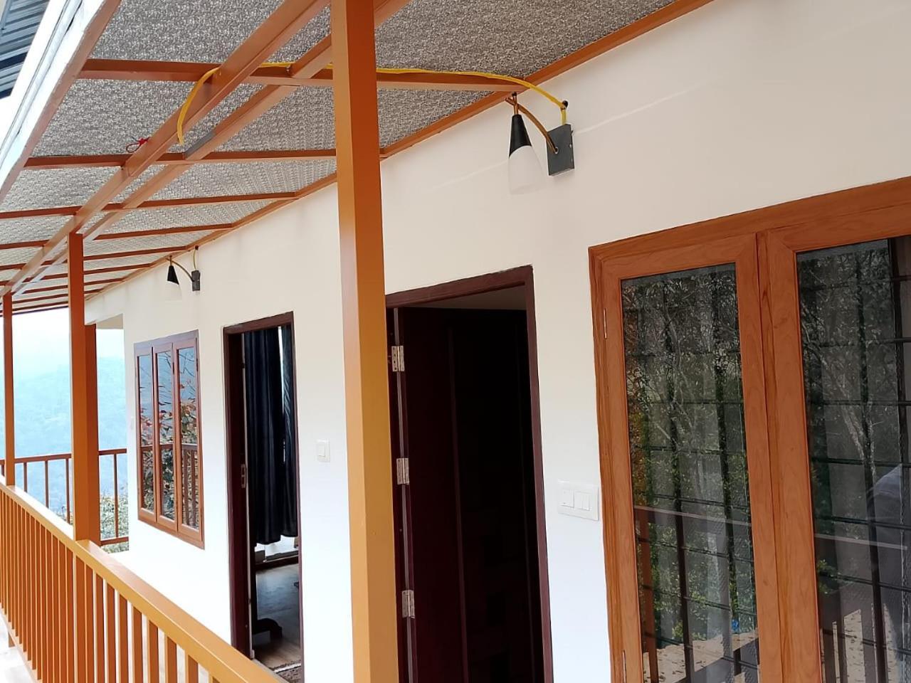 Cloudscape Homestay Pīrmed Dış mekan fotoğraf