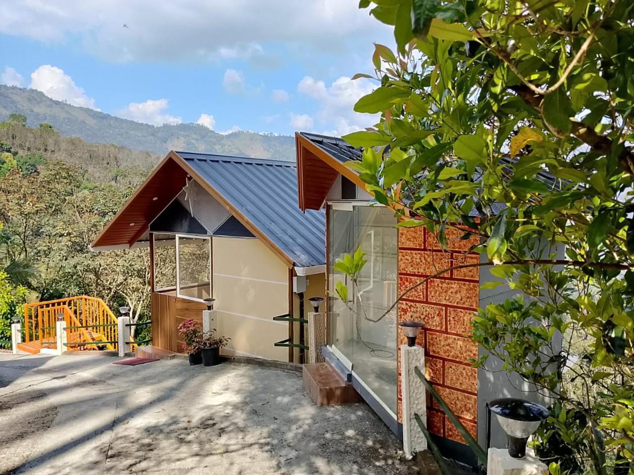 Cloudscape Homestay Pīrmed Dış mekan fotoğraf