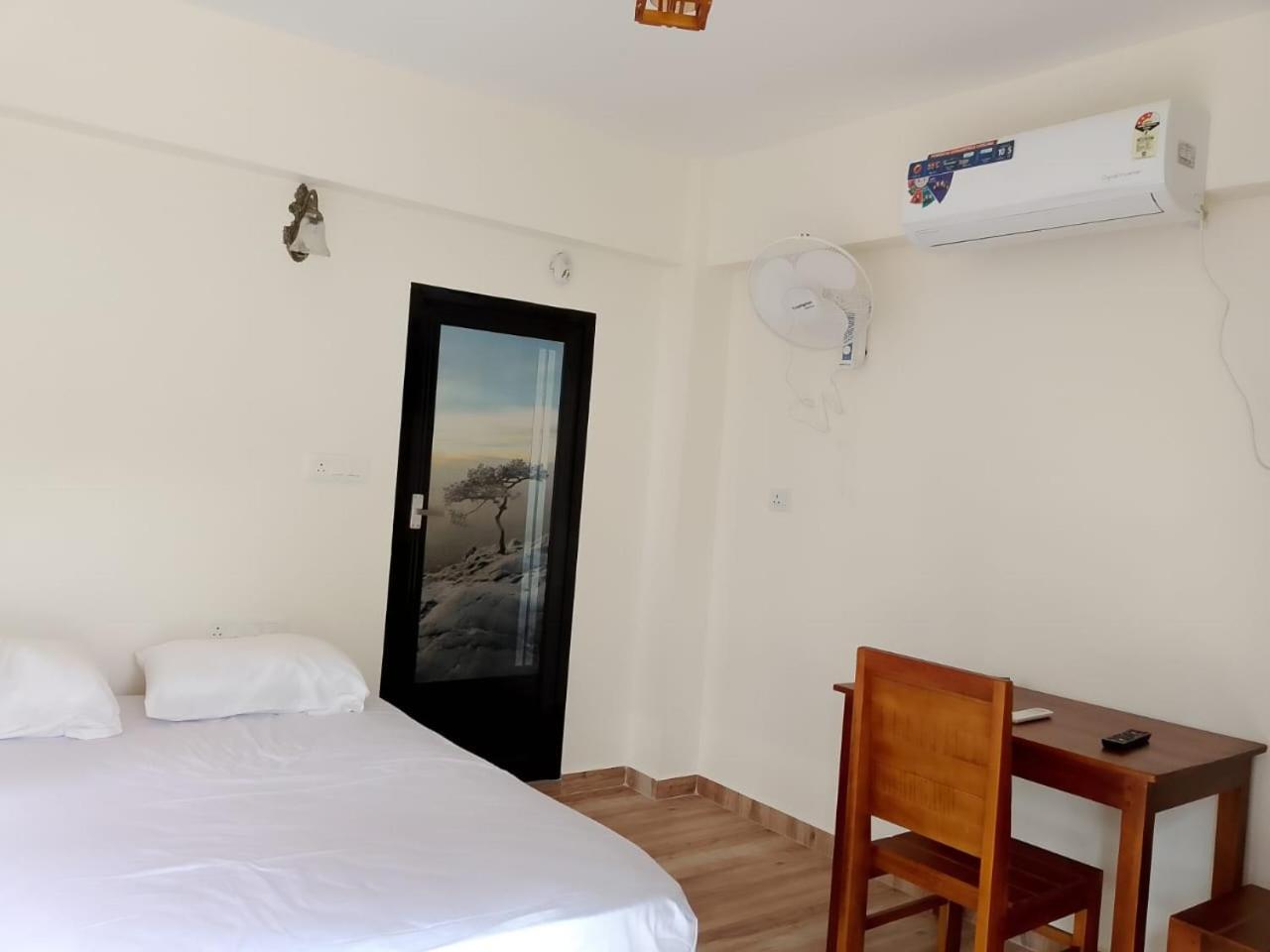 Cloudscape Homestay Pīrmed Dış mekan fotoğraf